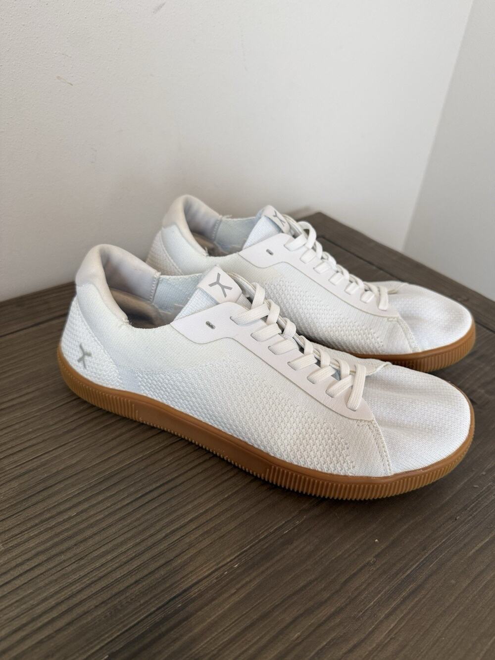 Flux Adapt Trainer Mens 8 Women 9 White Gum Barefoot Athletic Knit Shoes Sneaker